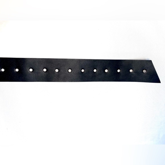 NewYork & Company Black Belt - Picture 4 of 6